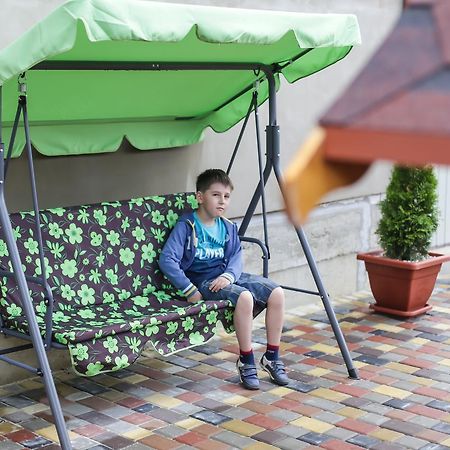 Готель У Макса Солочин Екстер'єр фото